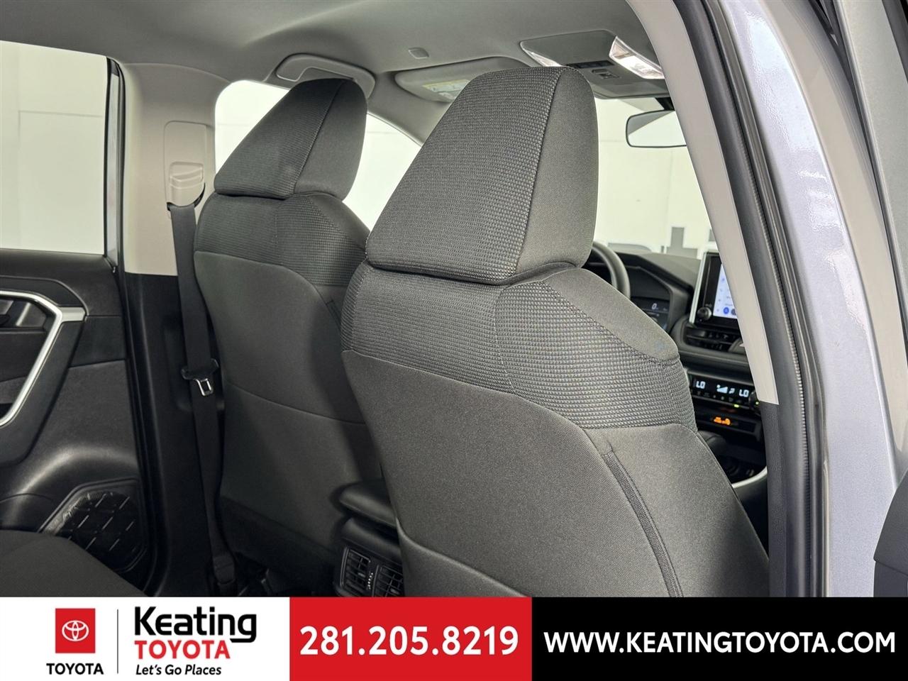 Toyota RAV4 Hybrid LE 2025