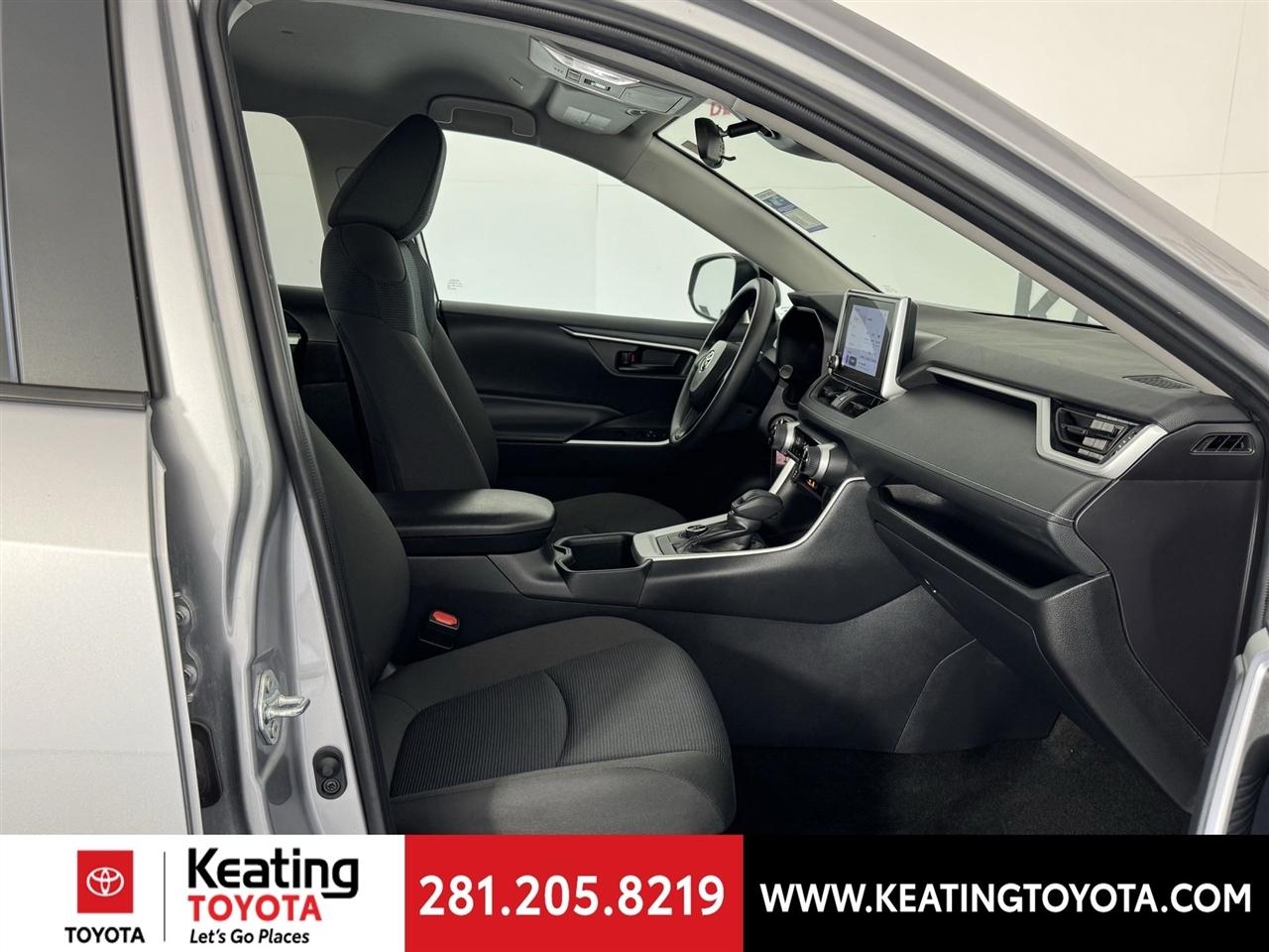 Toyota RAV4 Hybrid LE 2025