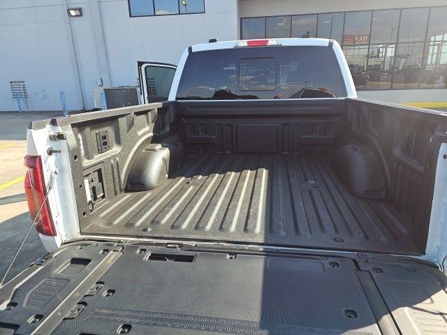 Ford F-150 Lariat SuperCrew 4WD 2025