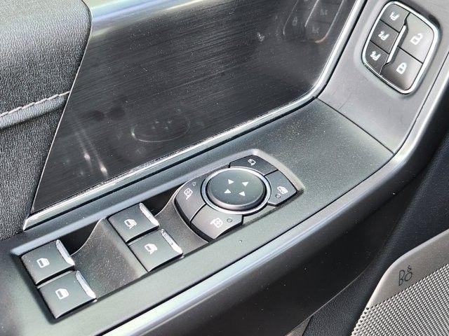 Ford F-150 Lariat SuperCrew 4WD 2025