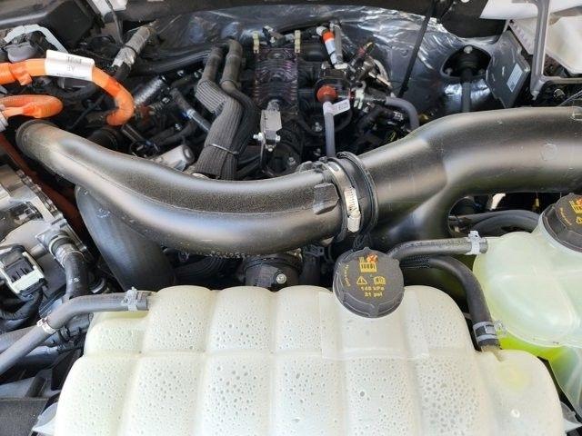 Ford F-150 Lariat SuperCrew 4WD 2025