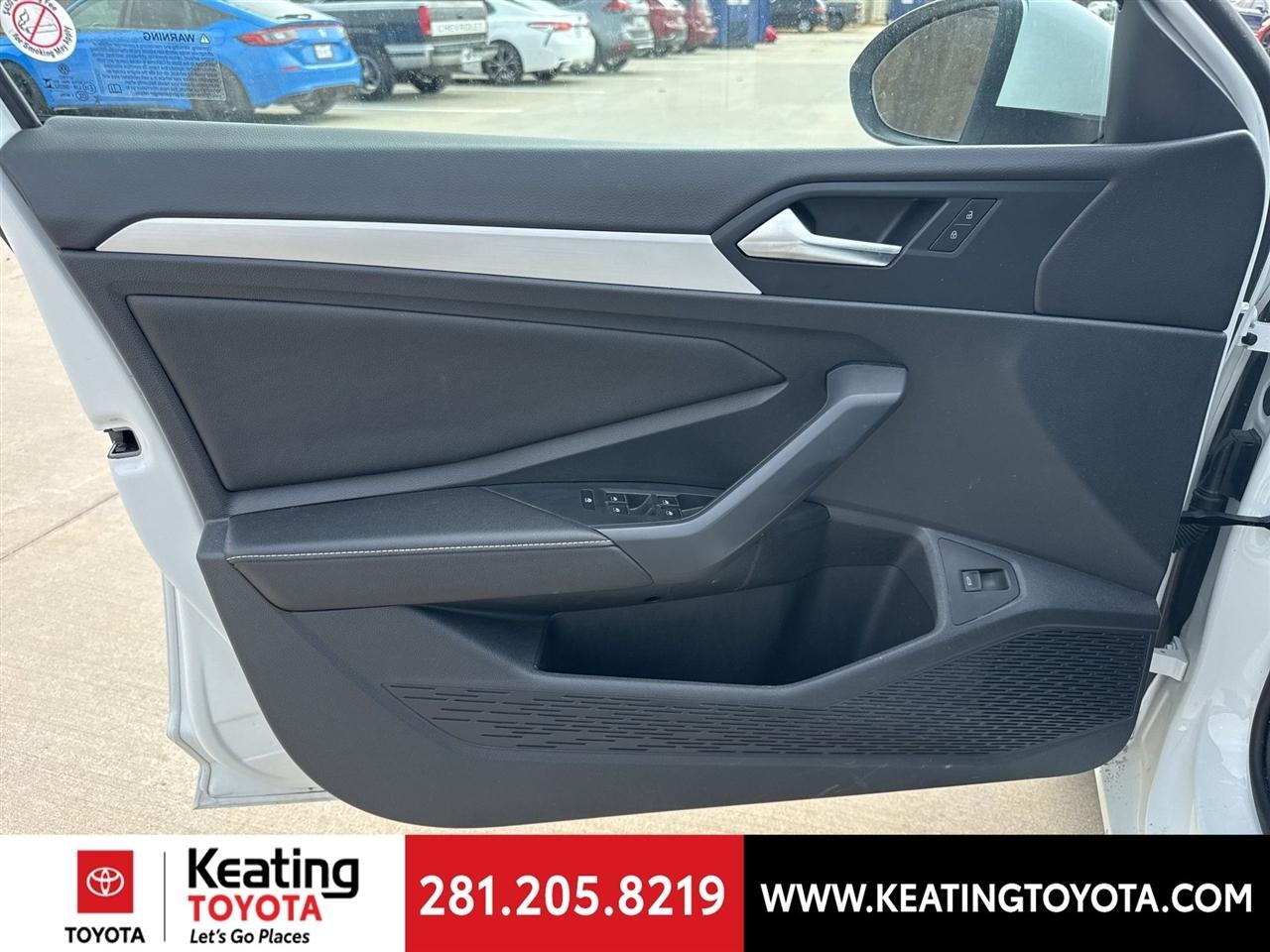 Volkswagen Jetta S 2025