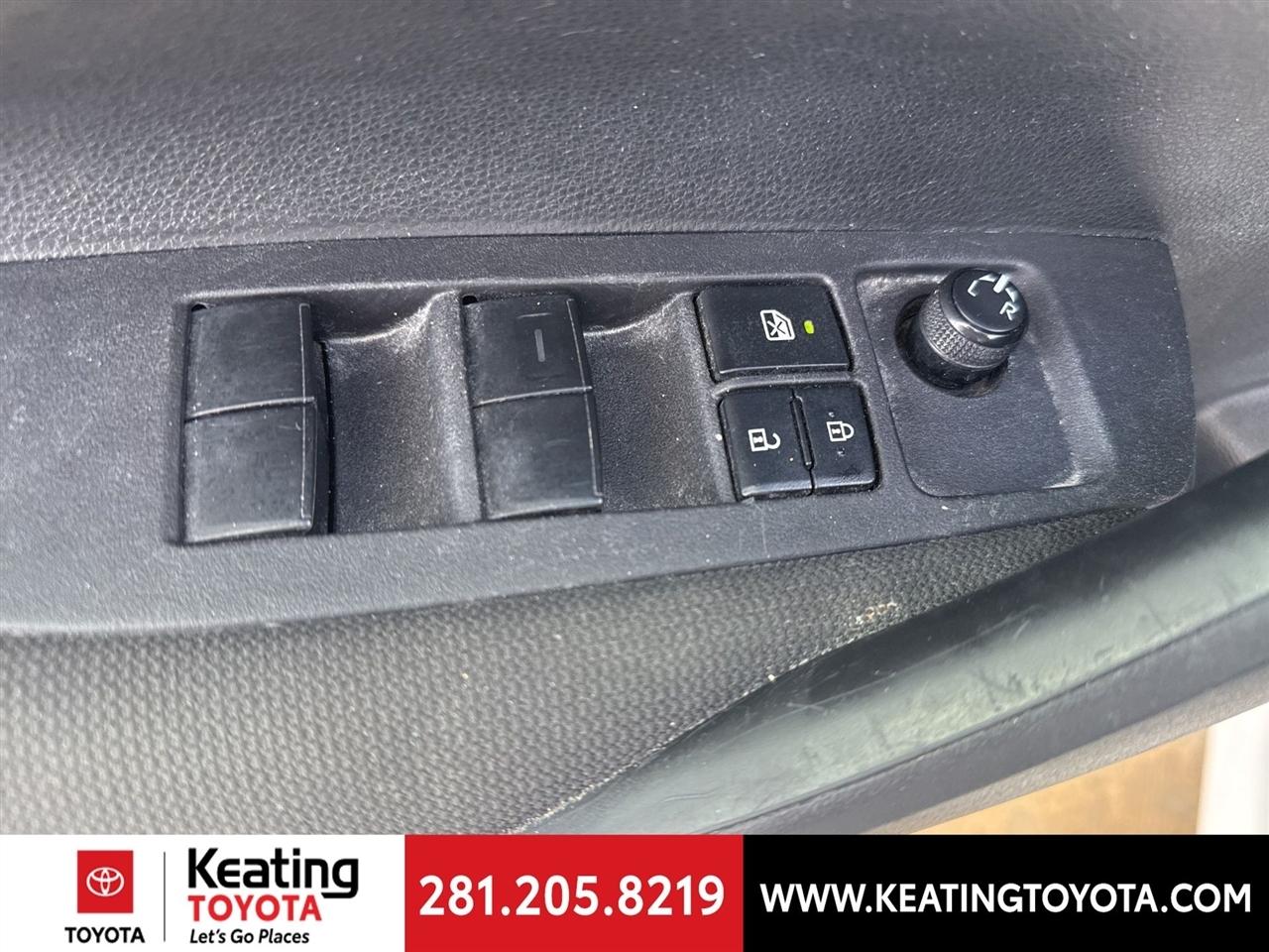 Toyota Corolla LE 2024