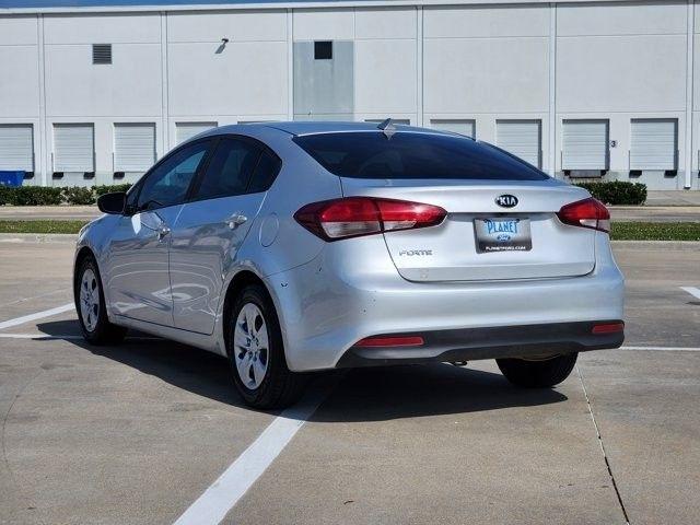 Kia Forte LX 6A 2017