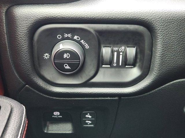 RAM 1500 Rebel Crew Cab SB 4WD 2026