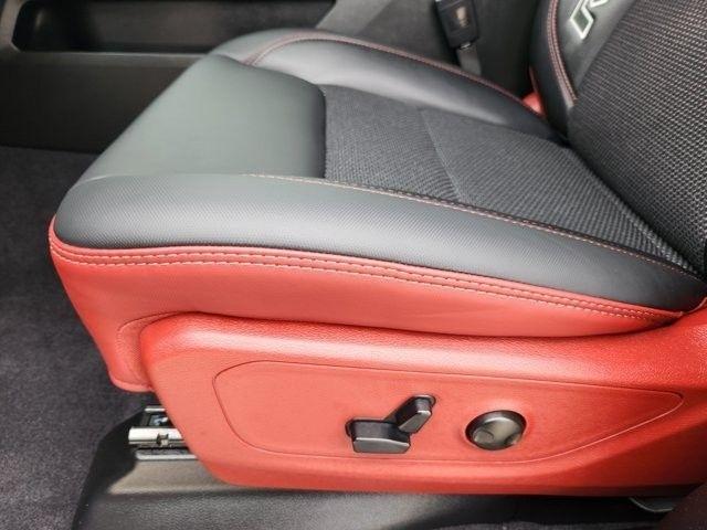 RAM 1500 Rebel Crew Cab SB 4WD 2026