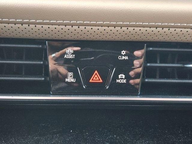 Volkswagen Atlas Cross Sport SE w/Technology 2024