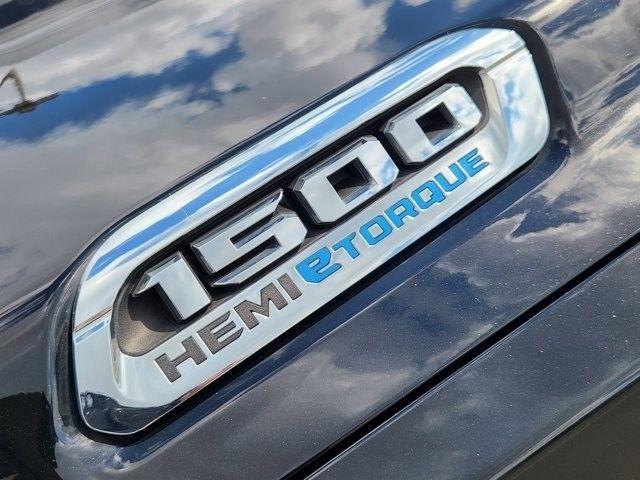 RAM 1500 Laramie Crew Cab SWB 2WD 2022