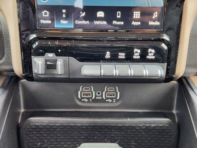 RAM 1500 Laramie Crew Cab SWB 2WD 2022