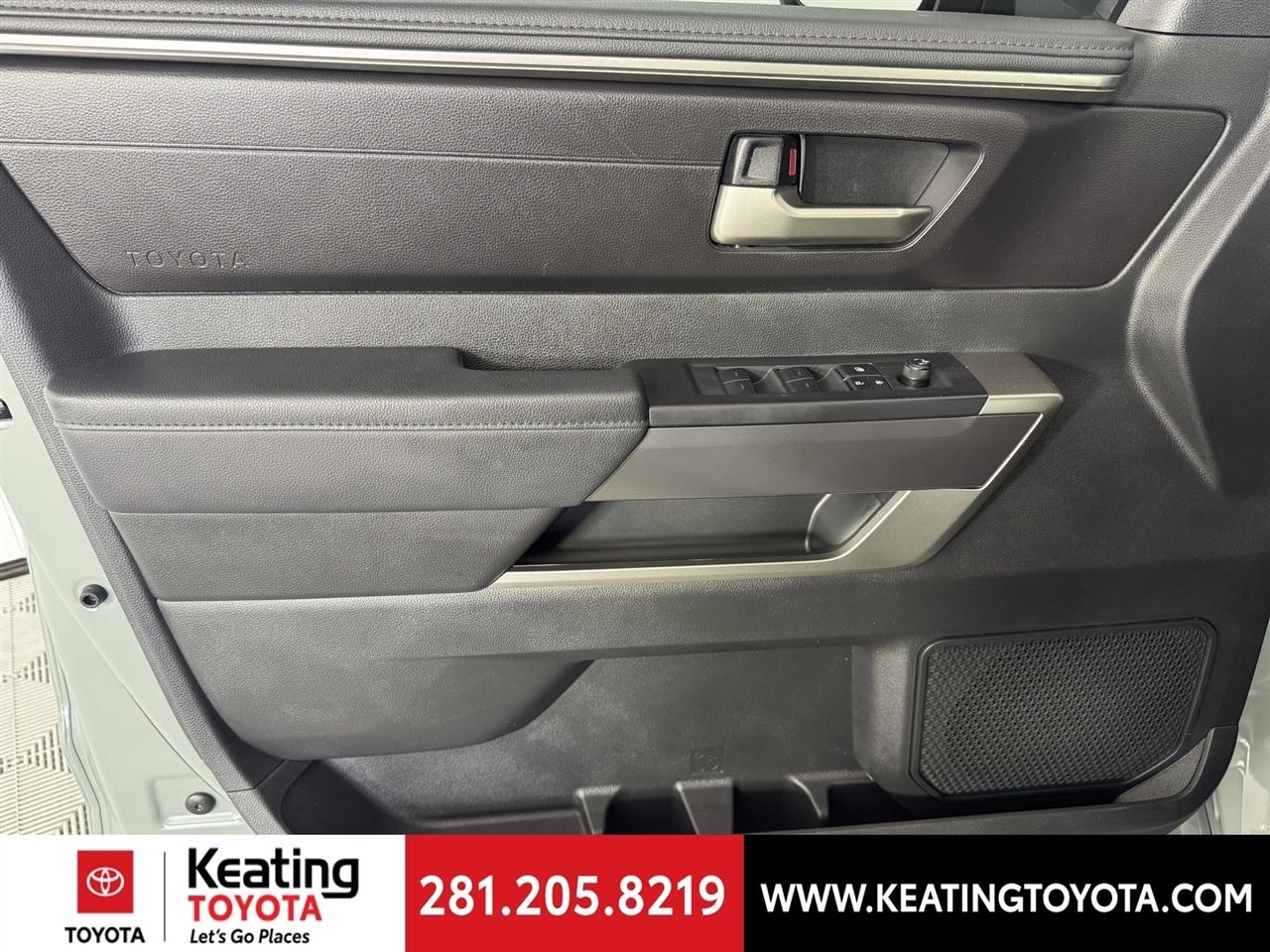 Toyota Tundra SR5 CrewMax 2WD 2025