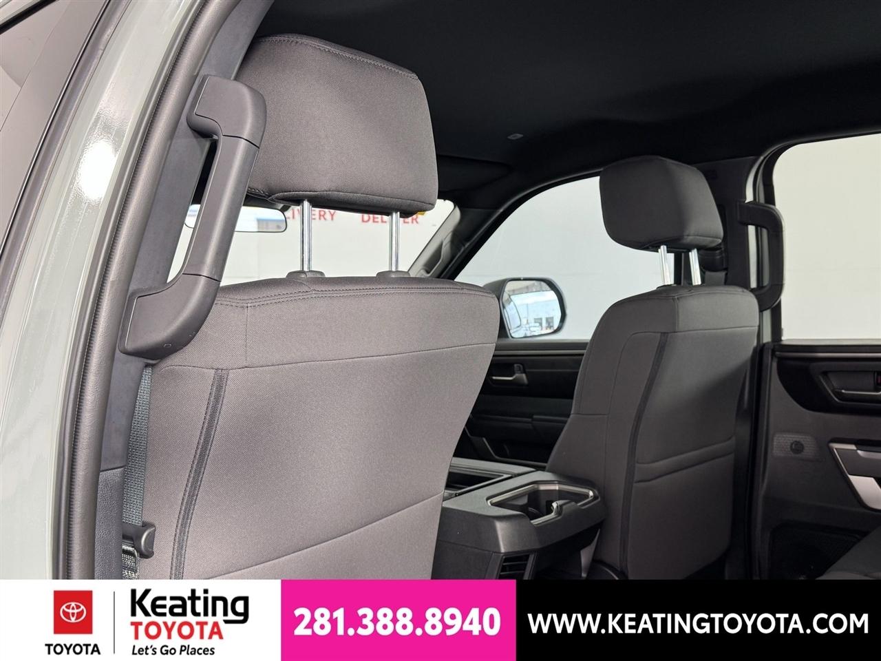 Toyota Tundra SR5 CrewMax 2WD 2025