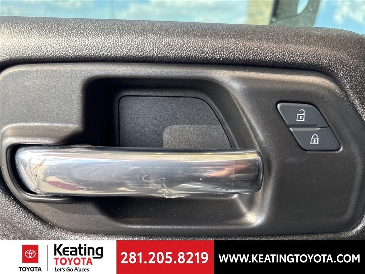 Chevrolet Silverado 1500 Custom Crew Cab 2WD 2024