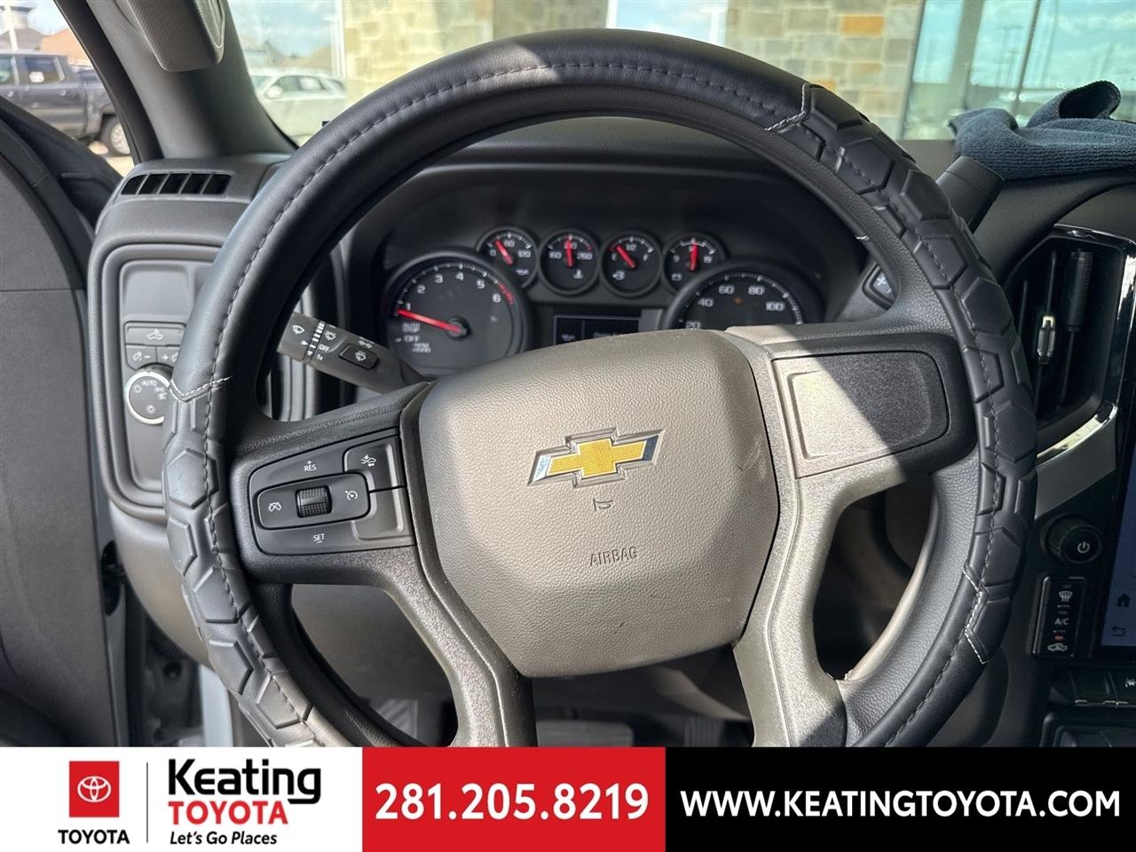 Chevrolet Silverado 1500 Custom Crew Cab 2WD 2024