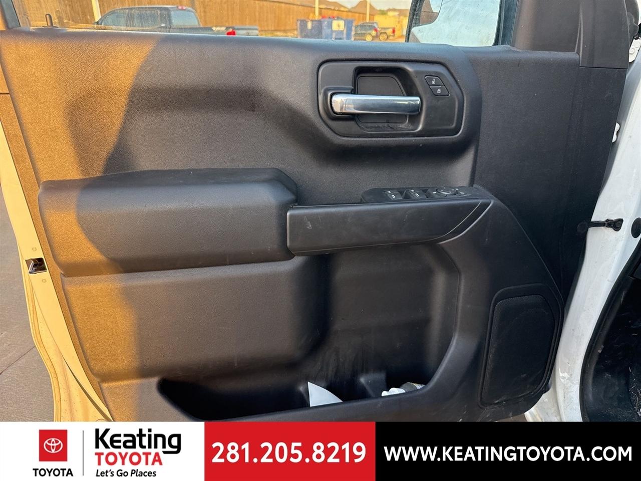 Chevrolet Silverado 1500 Custom Crew Cab 2WD 2023