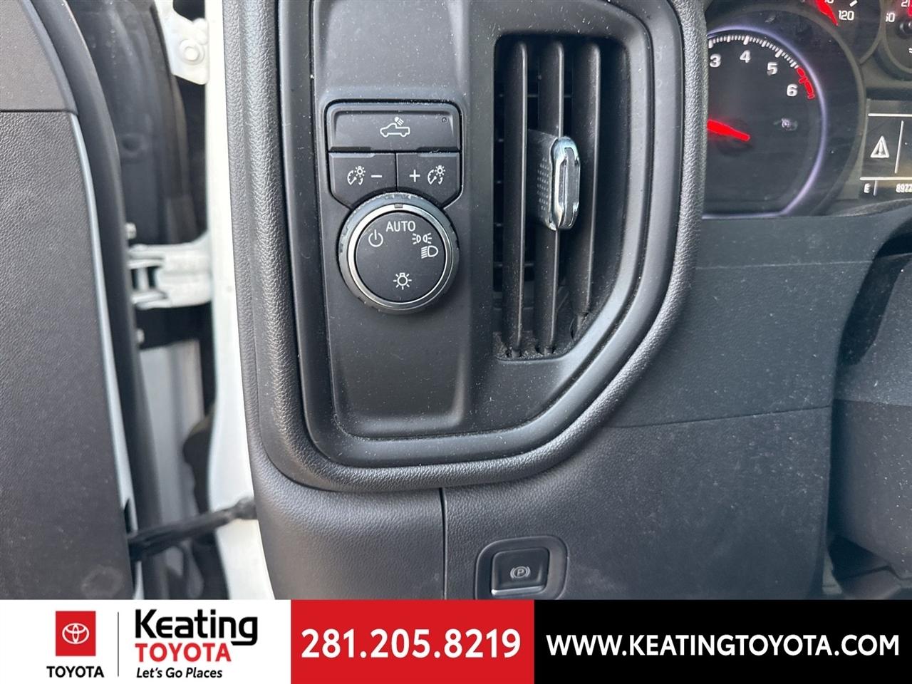 Chevrolet Silverado 1500 Custom Crew Cab 2WD 2023