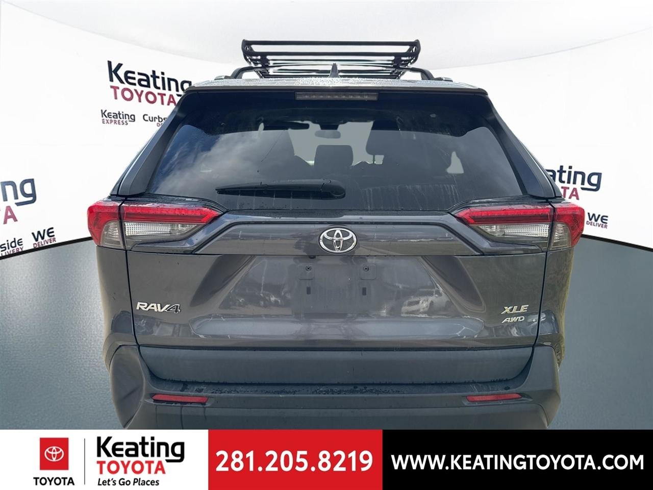 Toyota RAV4 XLE AWD 2021