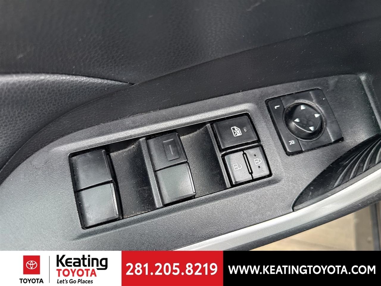 Toyota RAV4 XLE AWD 2021