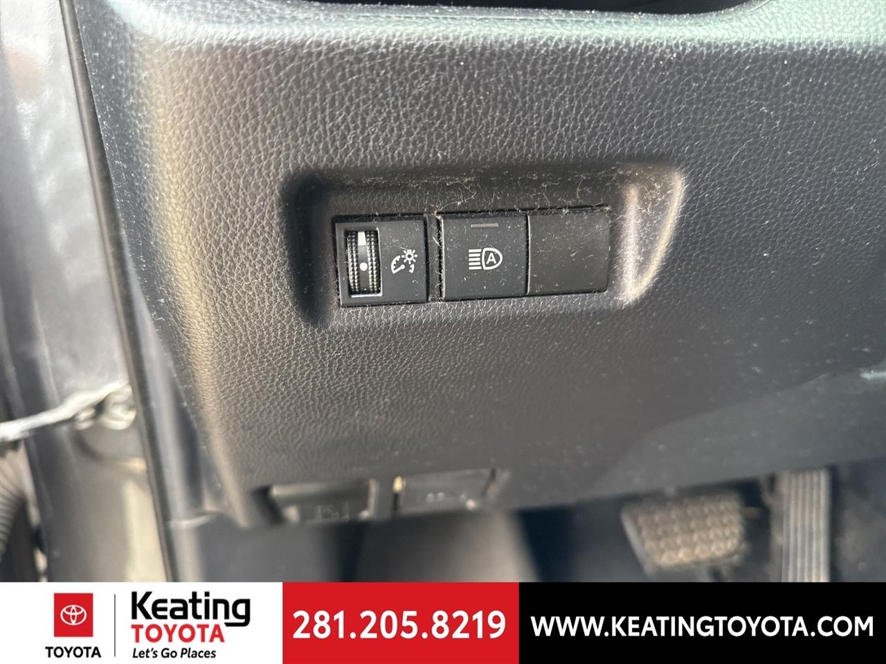 Toyota RAV4 XLE AWD 2021