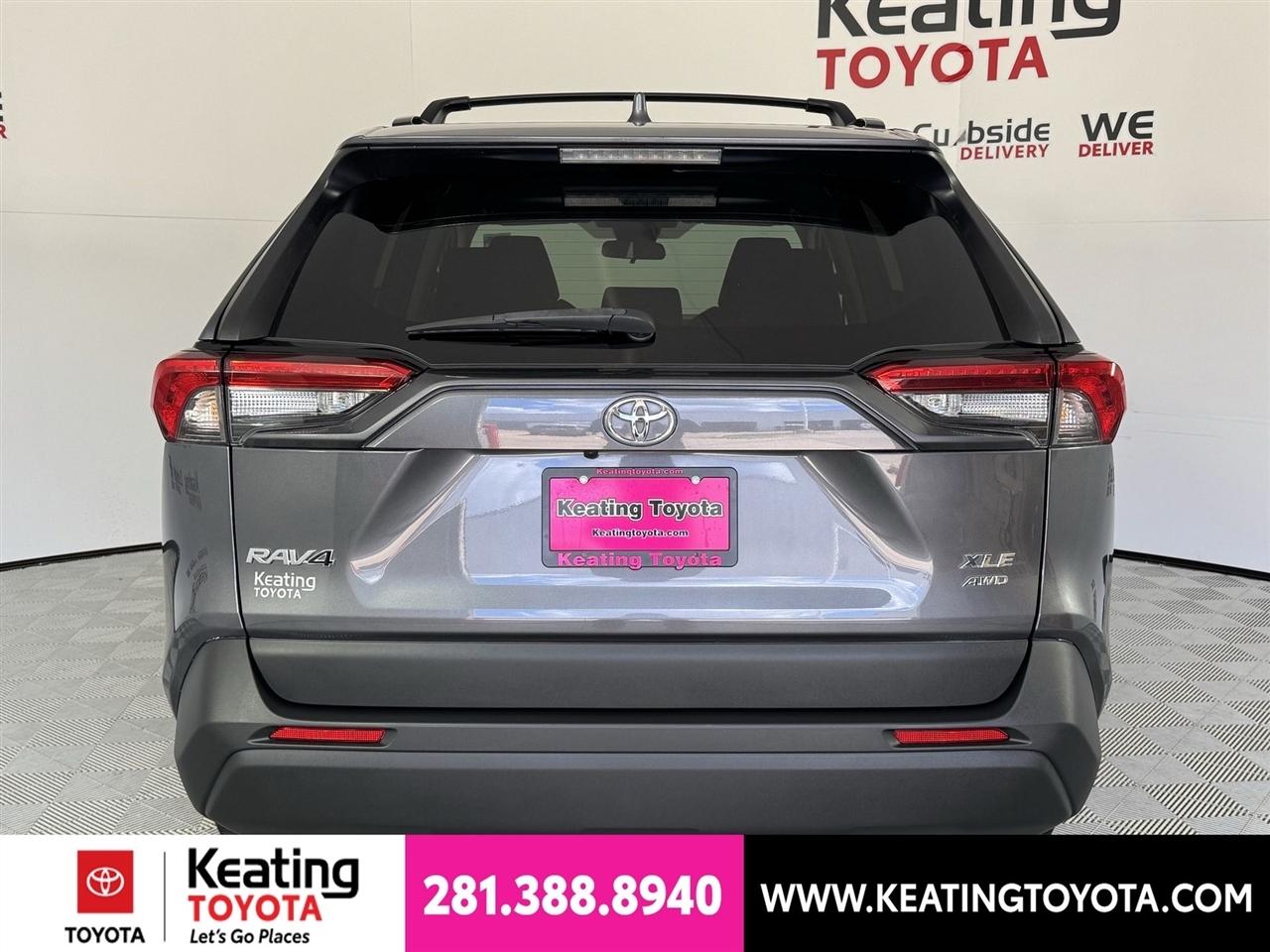 Toyota RAV4 XLE AWD 2021