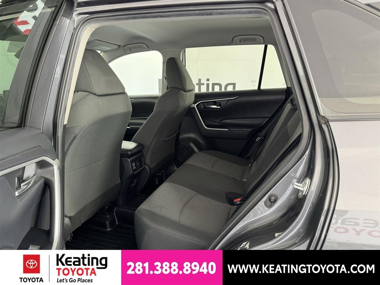 Toyota RAV4 XLE AWD 2021