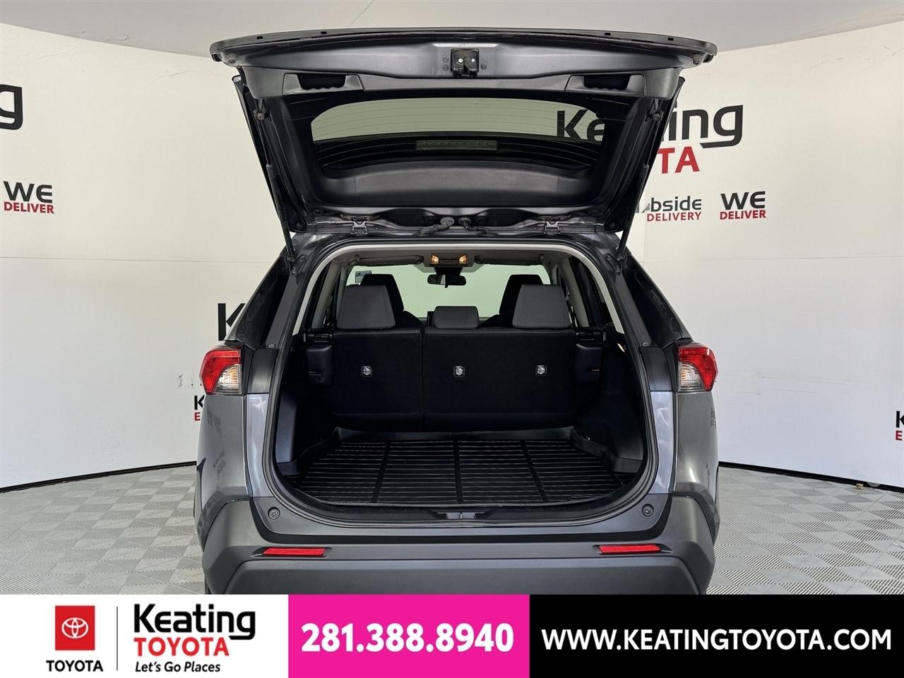 Toyota RAV4 XLE AWD 2021