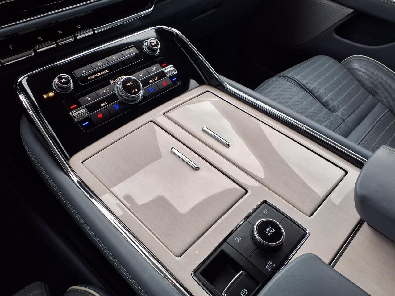 Lincoln Navigator Black Label 4WD 2023