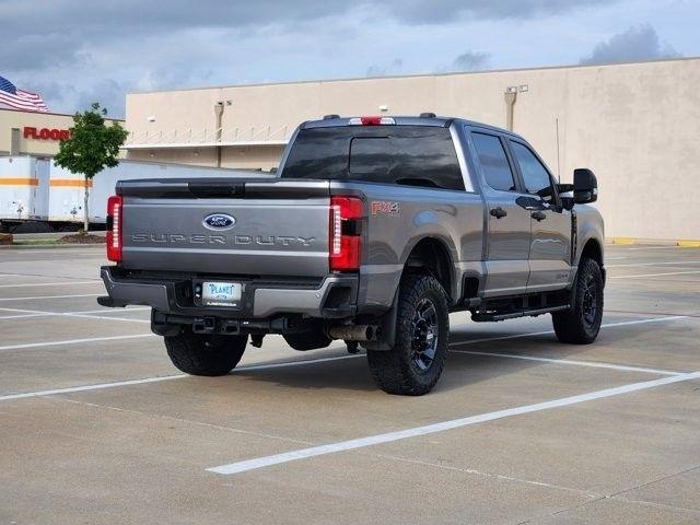 Ford F-250 SD XL Crew Cab 4WD 2024