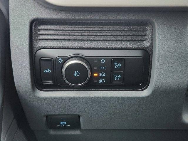 Ford F-250 SD XL Crew Cab 4WD 2024