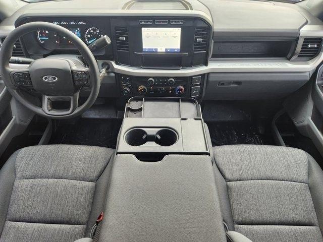 Ford F-250 SD XL Crew Cab 4WD 2024