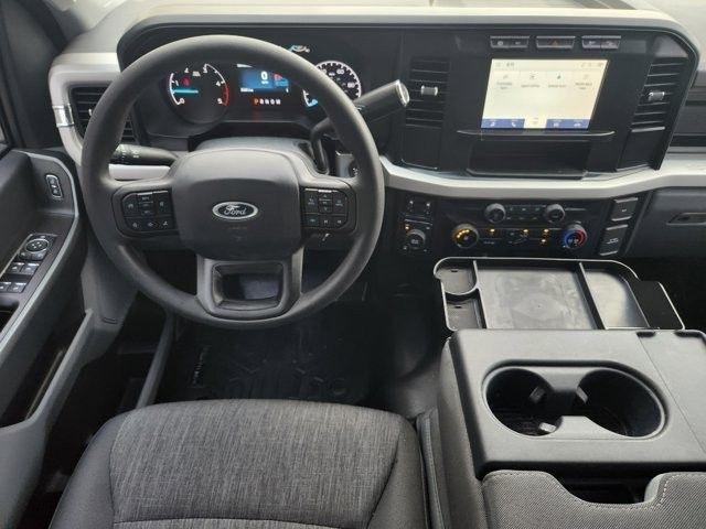 Ford F-250 SD XL Crew Cab 4WD 2024