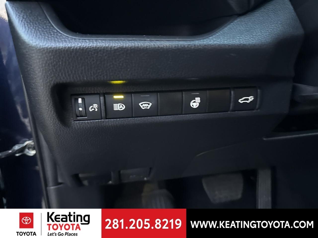 Toyota RAV4 XLE Premium AWD 2024