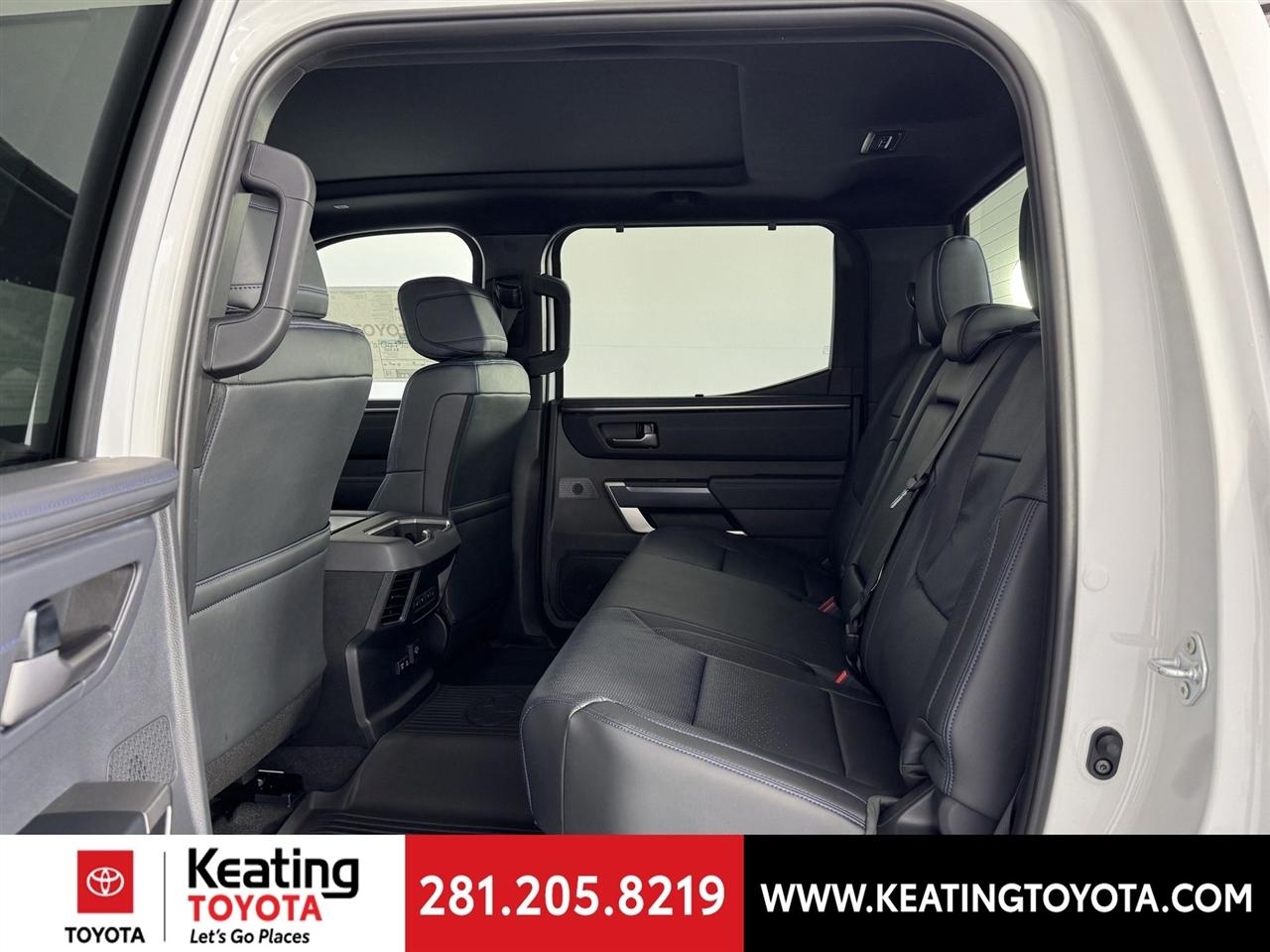 Toyota Tundra Platinum CrewMax 4WD 2026