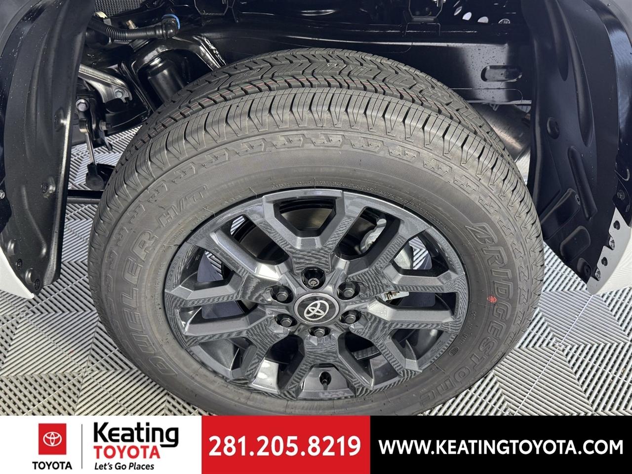 Toyota Tundra Platinum CrewMax 4WD 2026