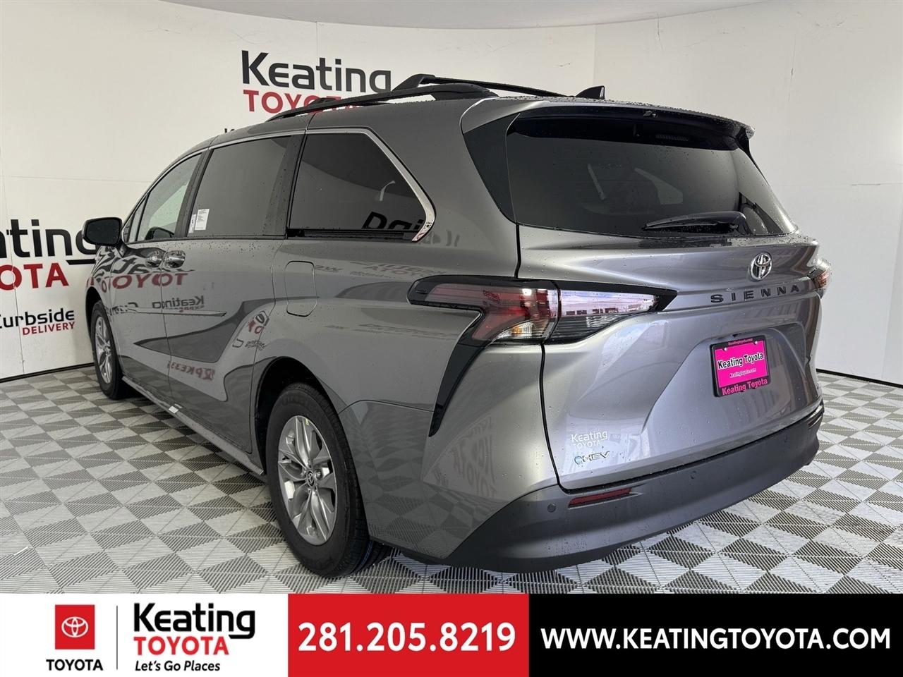 Toyota Sienna XLE 7-Passenger 2026
