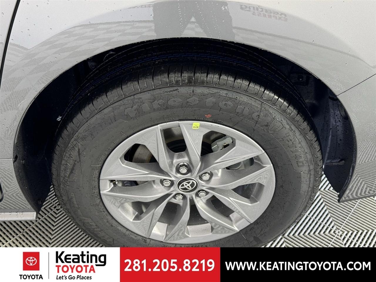 Toyota Sienna XLE 7-Passenger 2026