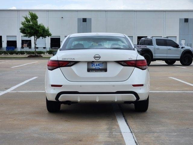 Nissan Sentra SV 2024