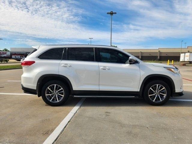 Toyota Highlander SE FWD V6 2019