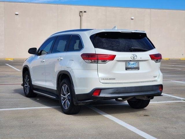 Toyota Highlander SE FWD V6 2019