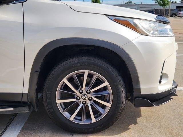 Toyota Highlander SE FWD V6 2019