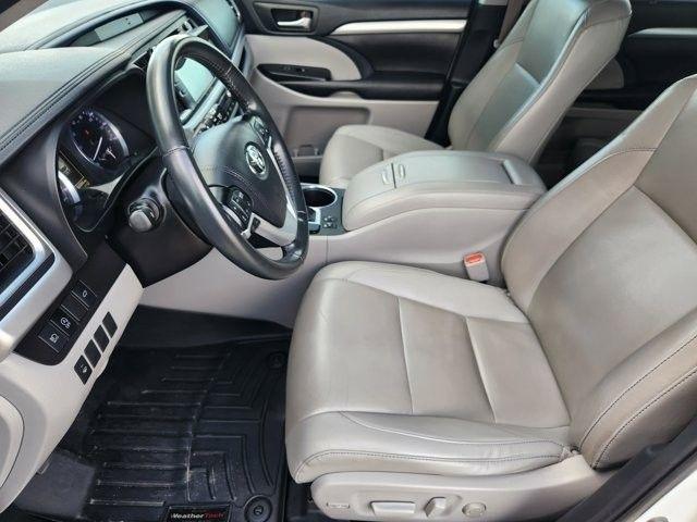 Toyota Highlander SE FWD V6 2019