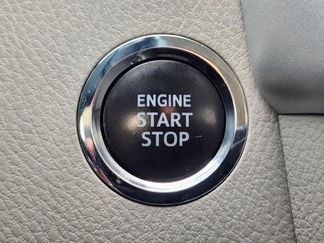 Toyota Highlander SE FWD V6 2019