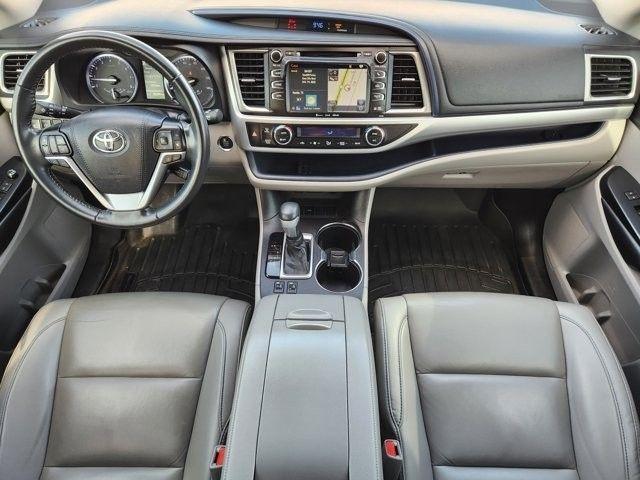 Toyota Highlander SE FWD V6 2019