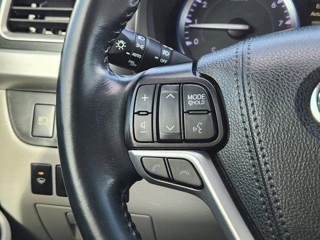 Toyota Highlander SE FWD V6 2019