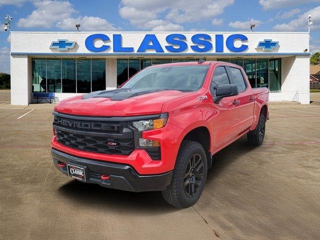 Chevrolet Silverado 1500 Trail Boss Custom Crew Cab 4WD 2023