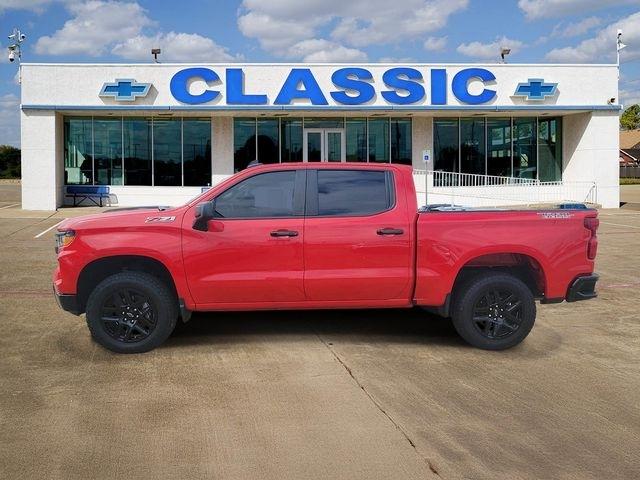 Chevrolet Silverado 1500 Trail Boss Custom Crew Cab 4WD 2023