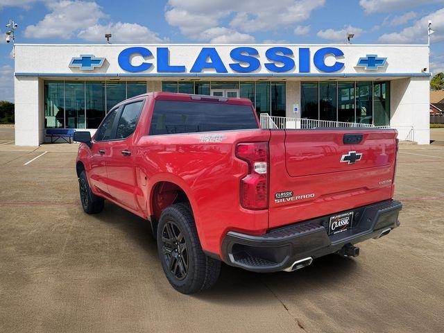 Chevrolet Silverado 1500 Trail Boss Custom Crew Cab 4WD 2023