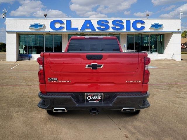 Chevrolet Silverado 1500 Trail Boss Custom Crew Cab 4WD 2023