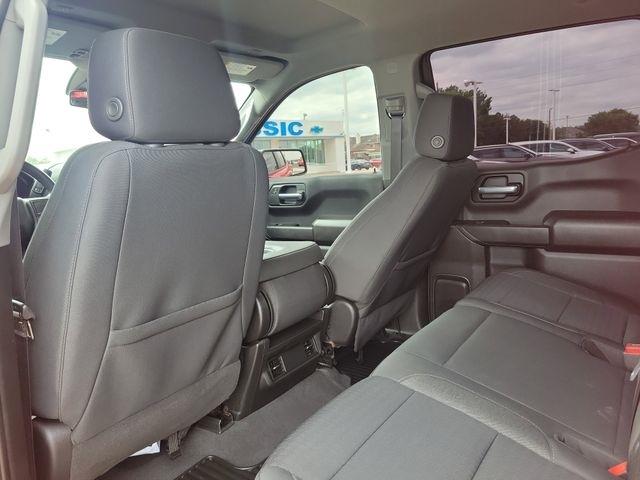 Chevrolet Silverado 1500 Trail Boss Custom Crew Cab 4WD 2023