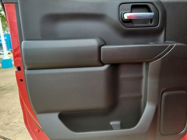 Chevrolet Silverado 1500 Trail Boss Custom Crew Cab 4WD 2023