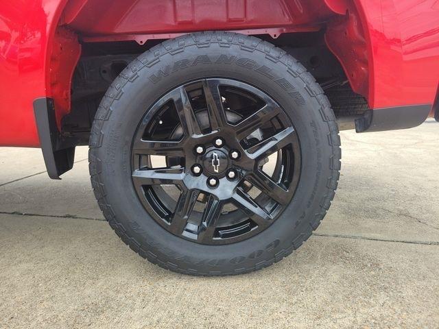 Chevrolet Silverado 1500 Trail Boss Custom Crew Cab 4WD 2023